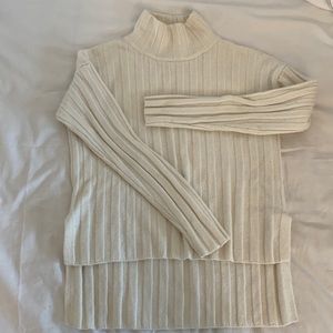 Aritzia Babaton wool long sleeve turtleneck 🤍